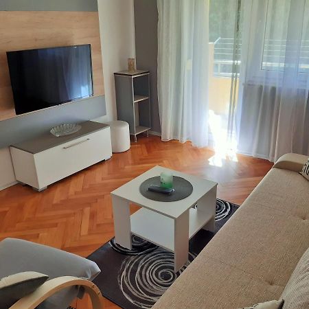 Bright & Cozy Pula Apartment Екстериор снимка