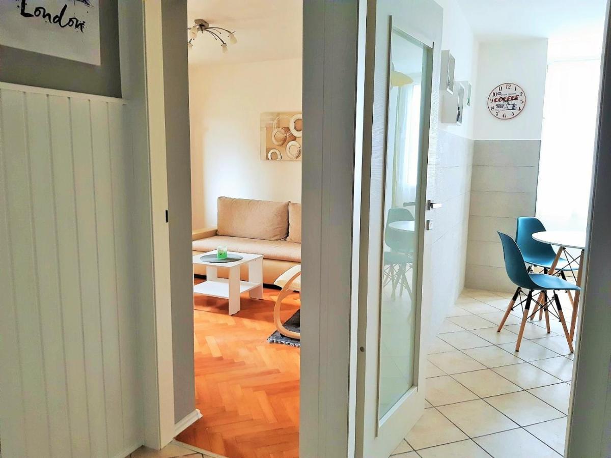 Bright & Cozy Pula Apartment Екстериор снимка